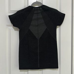 Athleta Running Workout Gym Black Fitted Shirt